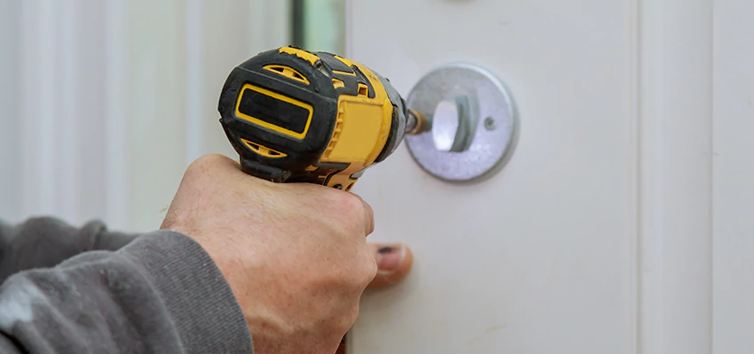 Street Locksmith For Smart Lock Repair in Daytona Beach, FL