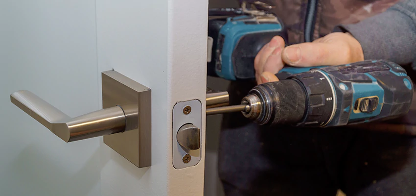 Broken Door Handle Lock Repair in Daytona Beach, Florida